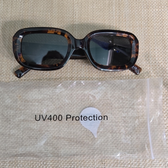 Chic Tortoise Shell Sunglasses NWOT - Picture 8 of 8